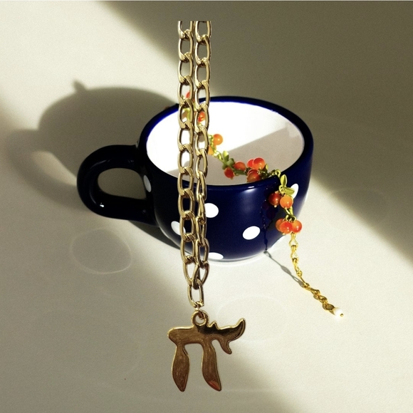 JUDAISM DESIGNER UNIQUE BOUTIQUE CHAI"LONG LIFE" TITANIUM GOLD NECKLACE - Picture 4 of 5